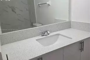 1095 W 40th St, Hialeah, FL 33012 - Photo 7