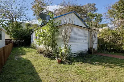 3748 Washington Ave, Miami, FL 33133 - Photo 3