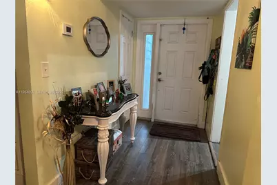 5700 SW 54th Ter, Davie, FL 33314 - Photo 9