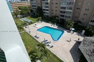 319 NE 14th Ave, Hallandale Beach, FL 33009 - Photo 3