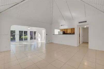 5505 Bluejack Oak Cir, Tamarac, FL 33319 - Photo 3