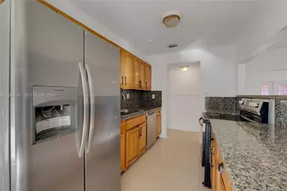 5505 Bluejack Oak Cir, Tamarac, FL 33319 - Photo 7