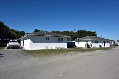 19651 SW 168th St, Miami, FL 33187 - Photo 11