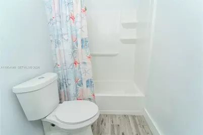 19441 NW 59th Pl, Hialeah, FL 33015 - Photo 25