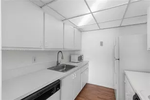 2350 NE 135th St, North Miami, FL 33181 - Photo 13