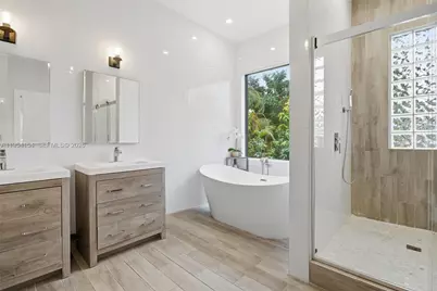 1895 NE 118th Rd, North Miami, FL 33181 - Photo 35
