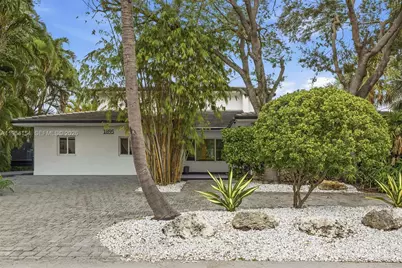 1895 NE 118th Rd, North Miami, FL 33181 - Photo 11