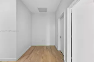 45 SW 9th St, Miami, FL 33130 - Photo 21