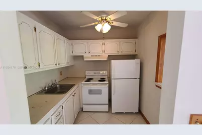 135 Coventry F #135, West Palm Beach, FL 33417 - Photo 5