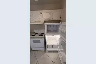 135 Coventry F #135, West Palm Beach, FL 33417 - Photo 7