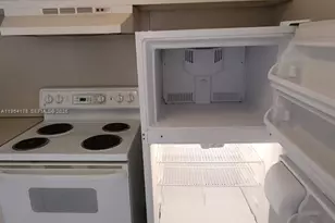 135 Coventry F, West Palm Beach, FL 33417 - Photo 7