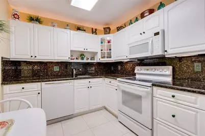 2500 Parkview Dr #2315, Hallandale Beach, FL 33009 - Photo 21