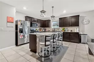 906 Swaying Sawgrass Ave Ruskin, Other City - In The State Of Florida, FL 33570 - Photo 7