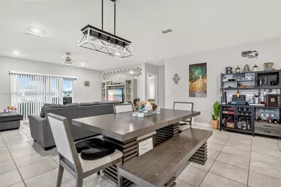 906 Swaying Sawgrass Avenue, Ruskin, Other City - In The State Of Florida, FL 33570 - Photo 11