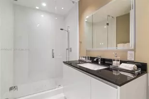 18555 Collins Ave, Sunny Isles Beach, FL 33160 - Photo 23