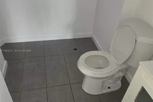 1301 NE Miami Gardens Dr, Miami, FL 33179 - Photo 7