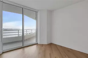 555 NE 34th St, Miami, FL 33137 - Photo 33