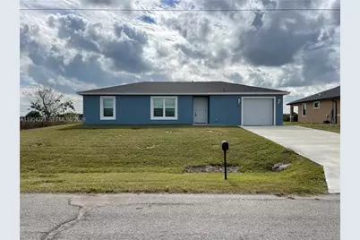 131 Carousel Ave., Labelle, FL 33935 - Photo 1