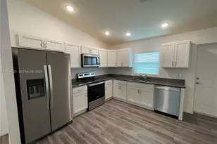 131 Carousel Ave, Labelle, FL 33935 - Photo 5