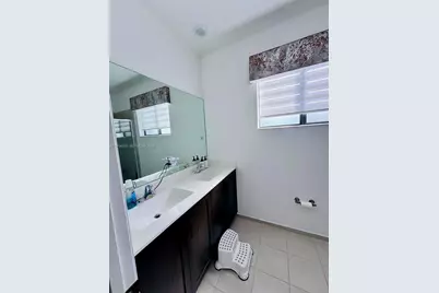 405 NE 208th Ter #405, Miami, FL 33179 - Photo 15