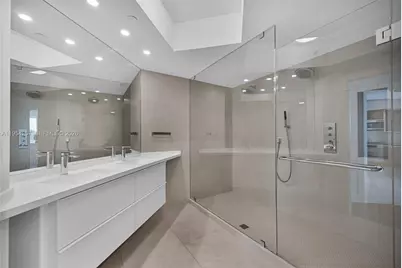 10 Venetian Way #404, Miami Beach, FL 33139 - Photo 13