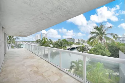 10 Venetian Way #404, Miami Beach, FL 33139 - Photo 7
