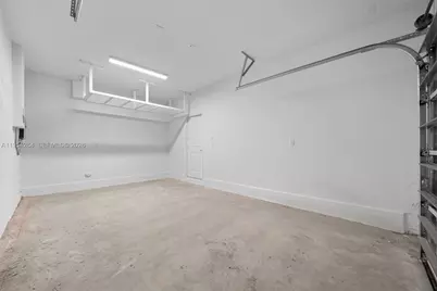 716 SE 14th Ct, Homestead, FL 33034 - Photo 9