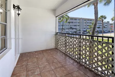 133 SE 4th Ave #10, Hallandale Beach, FL 33009 - Photo 3