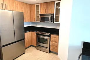 7910 Harbor Island Dr, North Bay Village, FL 33141 - Photo 9