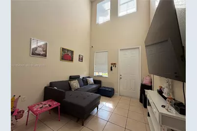 1385 SE 26th Ave, Homestead, FL 33035 - Photo 3