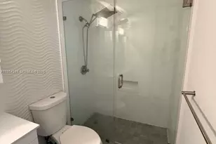 5055 Collins Ave, Miami Beach, FL 33140 - Photo 11