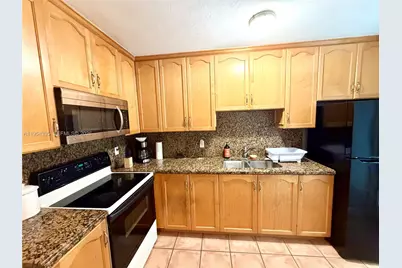 952 Churchill Rd, West Palm Beach, FL 33405 - Photo 1