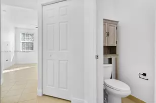807 SW 147th Ave, Pembroke Pines, FL 33027 - Photo 21
