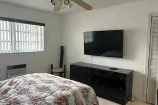 3923 NE 166th St, North Miami Beach, FL 33160 - Photo 25