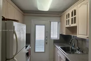 3923 NE 166th St, North Miami Beach, FL 33160 - Photo 17