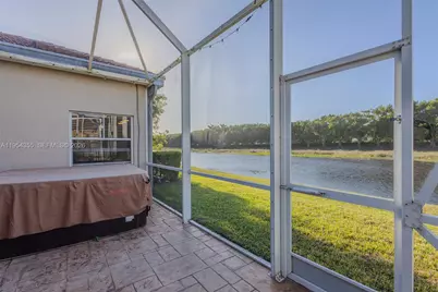 825 Tanglewood Cir, Weston, FL 33327 - Photo 29