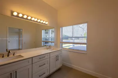 825 Tanglewood Cir, Weston, FL 33327 - Photo 19