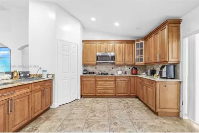 539 Summit Ave S, Lehigh Acres, FL 33974 - Photo 13