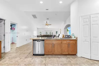 539 Summit Ave S, Lehigh Acres, FL 33974 - Photo 15