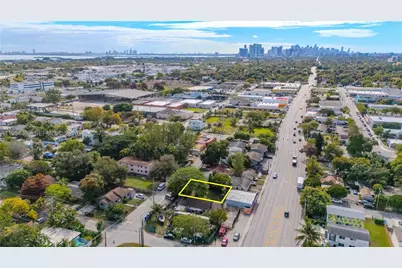 7552 NE Miami Ct, Miami, FL 33138 - Photo 1