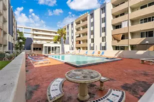 10000 NW 80th Ct, Hialeah, FL 33016 - Photo 19