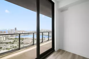 101 Diplomat Pkwy, Hallandale Beach, FL 33009 - Photo 27