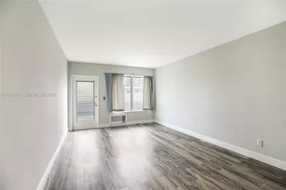 7725 Carlyle Ave #10, Miami Beach, FL 33141 - Photo 13