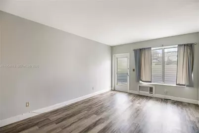 7725 Carlyle Ave #10, Miami Beach, FL 33141 - Photo 15