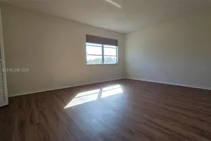 180 E Cypress Way, Naples, FL 34110 - Photo 23