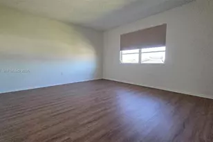 180 E Cypress Way, Naples, FL 34110 - Photo 21