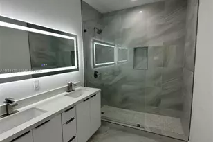 16002 NW 38th Pl, Miami Gardens, FL 33054 - Photo 7