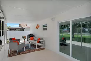 895 W 39th Pl, Hialeah, FL 33012 - Photo 33