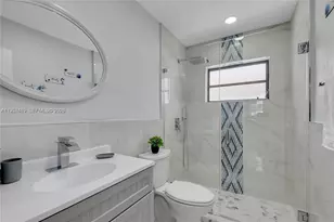 895 W 39th Pl, Hialeah, FL 33012 - Photo 27