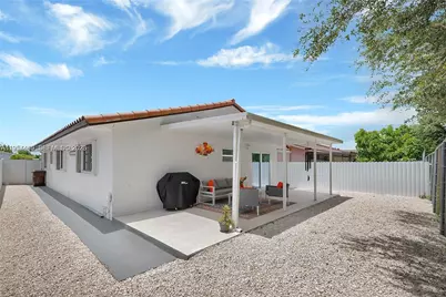 895 W 39th Pl #1, Hialeah, FL 33012 - Photo 29